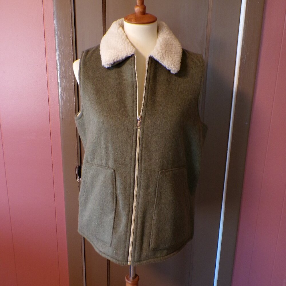 Sanctuary Olive Green Vest with Cream Sherpa Collar